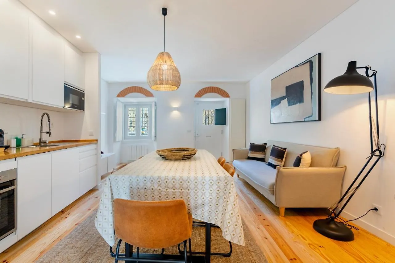 Your Dream Stay: Modern Amenities, Historic Charm Lisboa